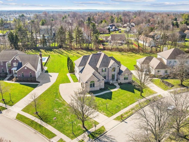 8591 Springflower Drive, Pickerington, OH 43147 Photo 4