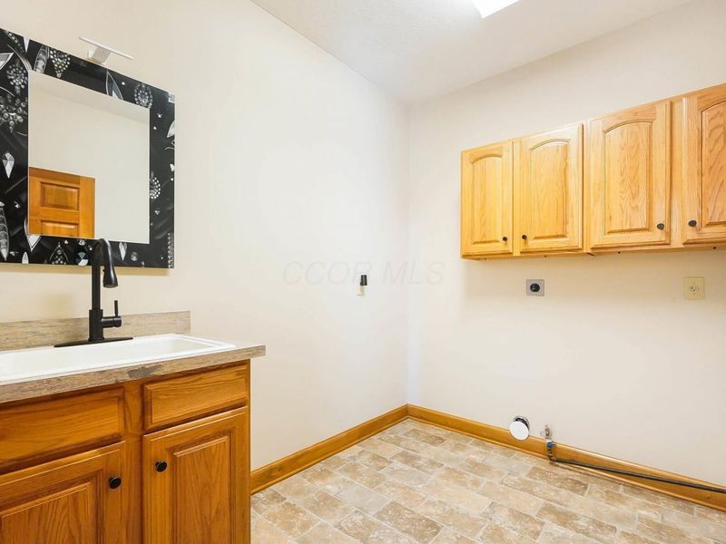 8591 Springflower Drive, Pickerington, OH 43147 Photo 40