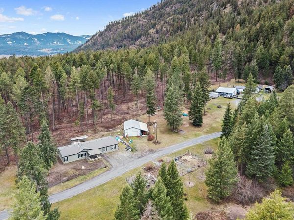 527 Williams Lake Rd, Colville, WA 99114