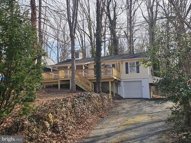 1843 S. LAKESHORE DRIVE, LOUISA, VA 23093