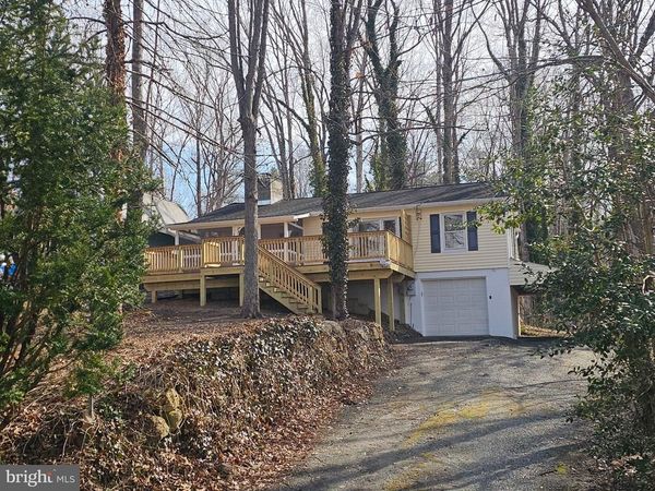 1843 S. LAKESHORE DRIVE, LOUISA, VA 23093