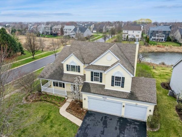 39W126 Revere House Lane, Geneva, IL 60134