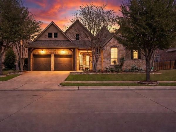 1125 Blue Lake Boulevard, Arlington, TX 76005