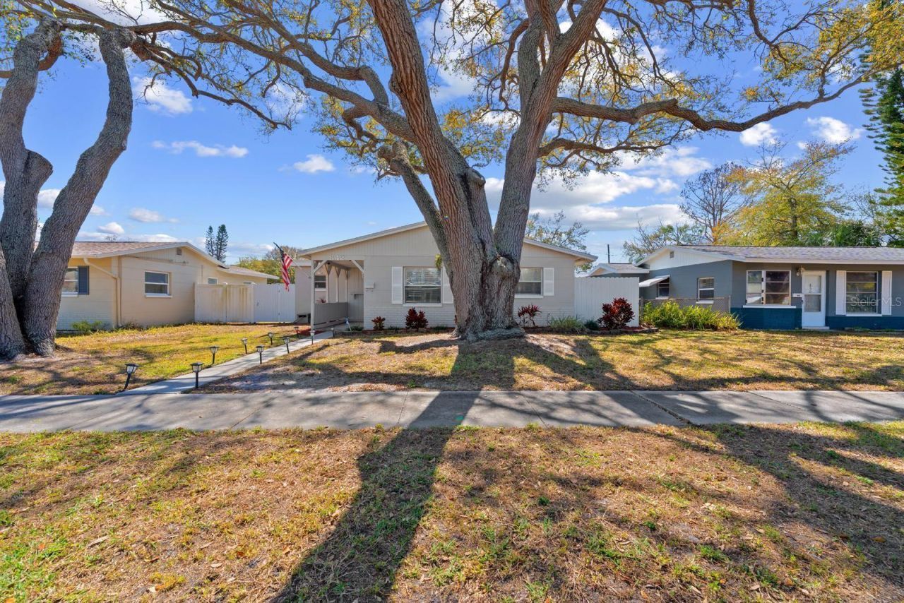 842 90th Avenue N, Saint Petersburg, FL 33702 Photo