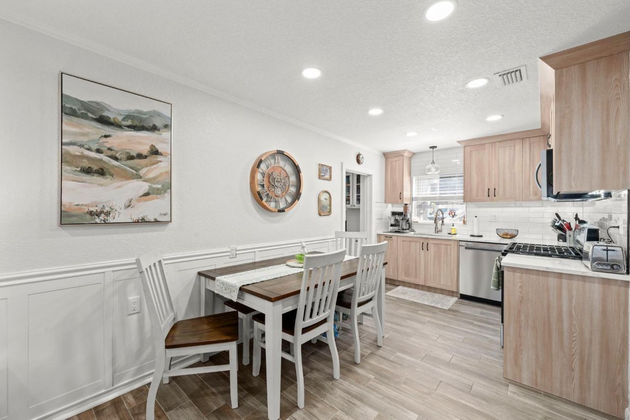 842 90th Avenue N, Saint Petersburg, FL 33702 Photo