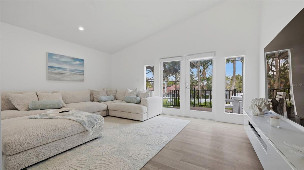 4939 Commonwealth Drive, Sarasota, FL 34242 Photo