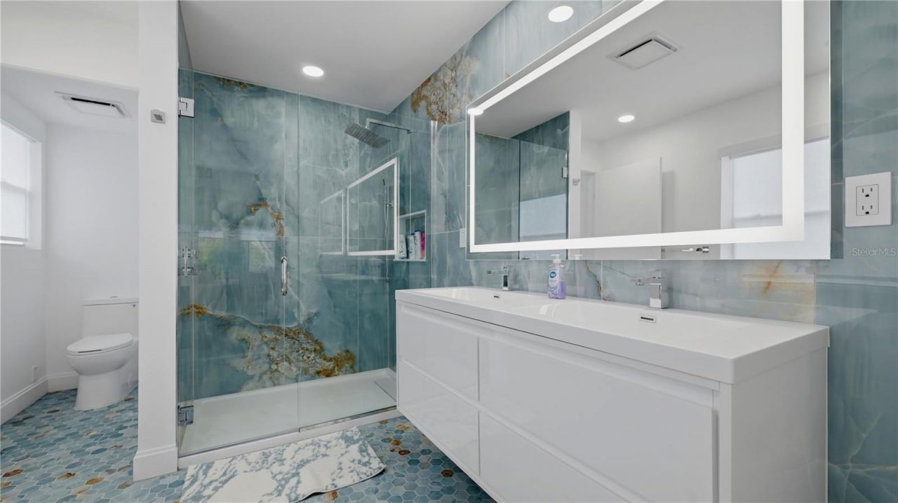 4939 Commonwealth Drive, Sarasota, FL 34242 Photo