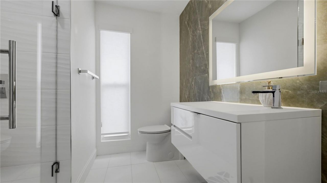 4939 Commonwealth Drive, Sarasota, FL 34242 Photo