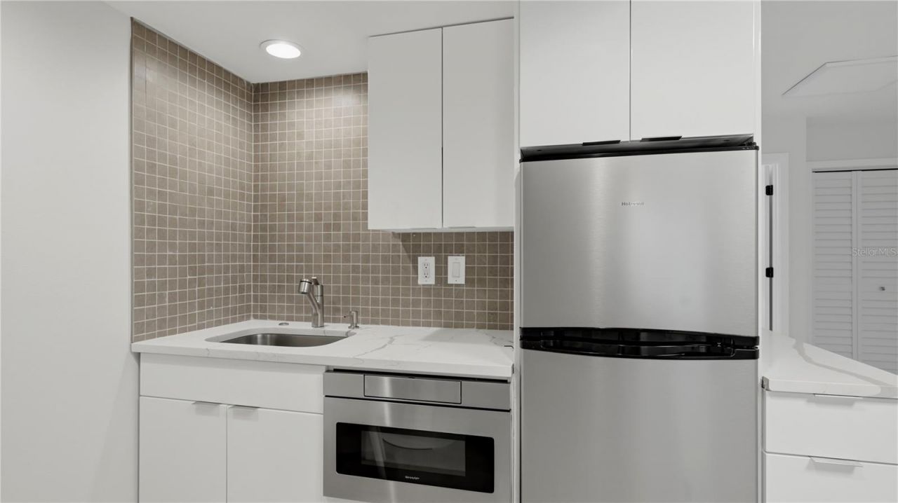 4939 Commonwealth Drive, Sarasota, FL 34242 Photo