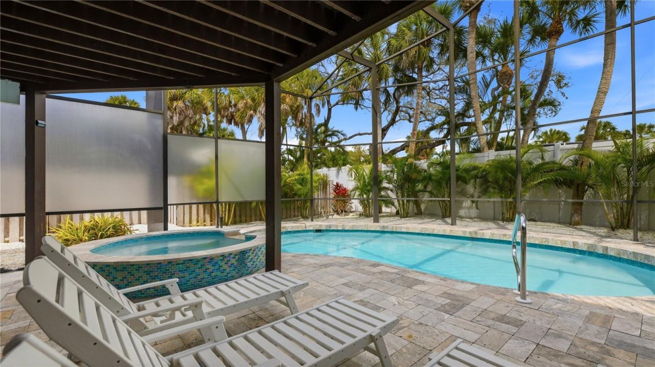 4939 Commonwealth Drive, Sarasota, FL 34242 Photo