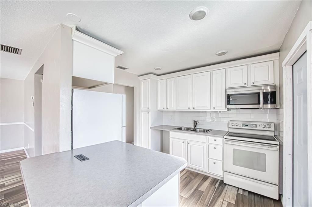 42 Temple Ct , Lehigh Acres, FL 33936 Photo