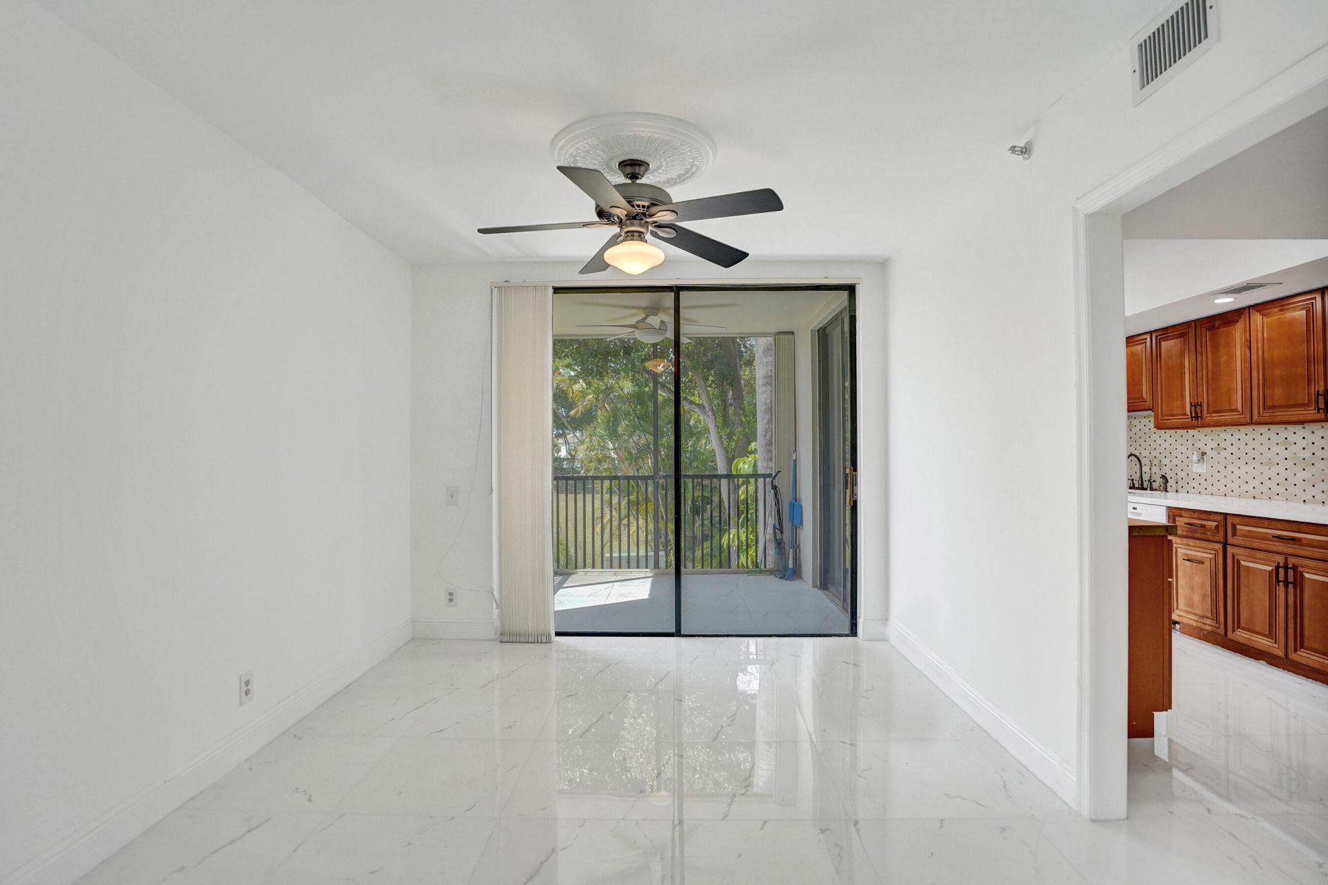 5951 Wellesley Park Drive, Unit 206, Boca Raton, FL 33433 Photo