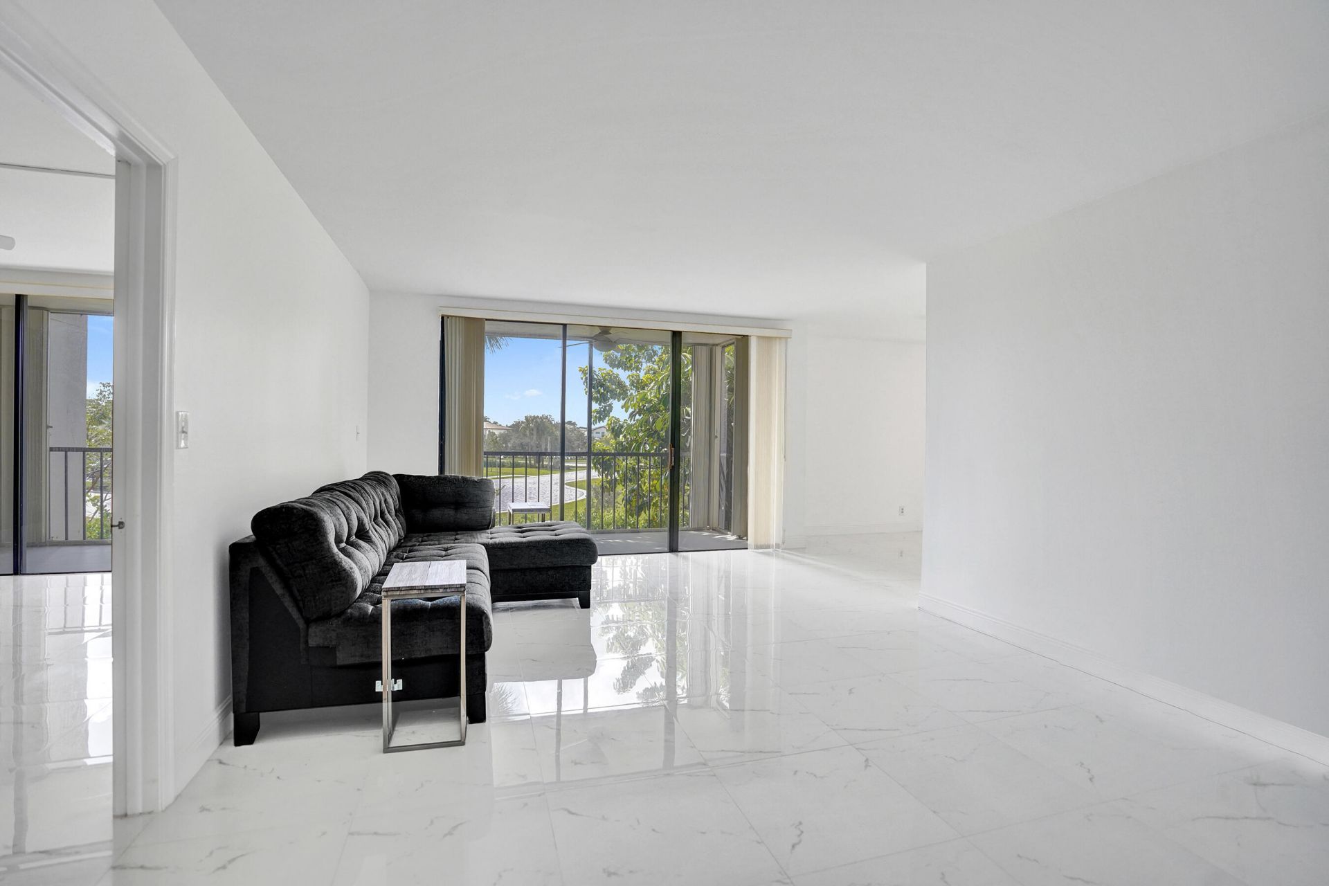 5951 Wellesley Park Drive, Unit 206, Boca Raton, FL 33433 Photo