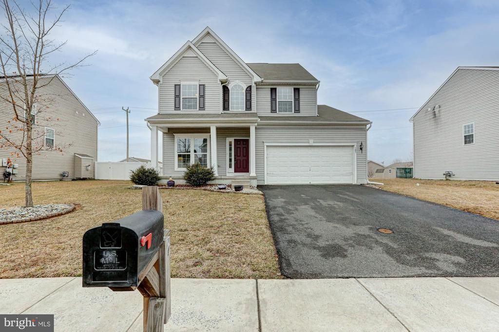 185 Climbing Vine Avenue, Smyrna, DE 19977 Main Photo