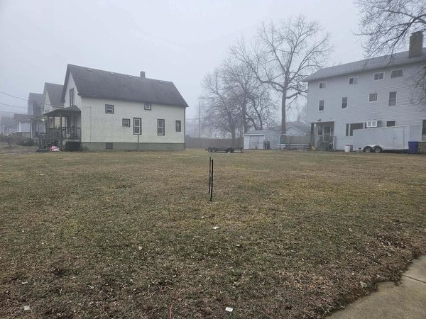 6404 11TH AVENUE, Kenosha, WI 53143