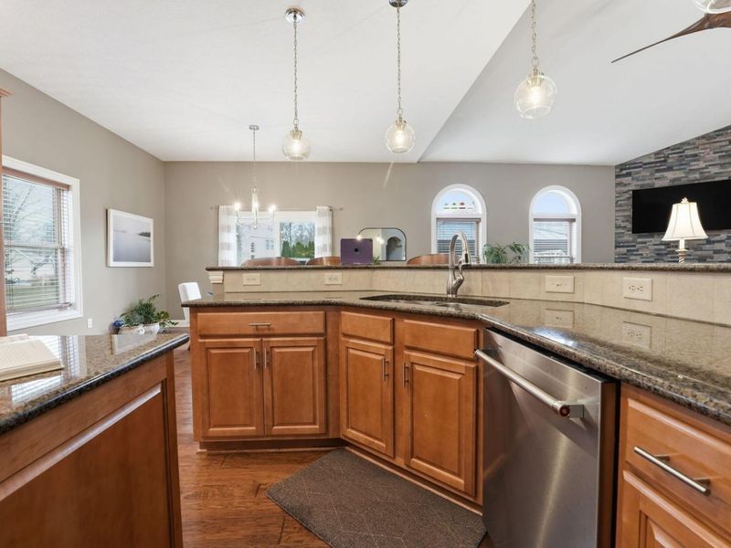 8574 Trail Lake Drive, Powell, OH 43065 Photo 15