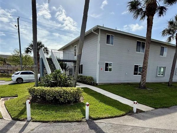 150 SE Village Dr, Unit 150, Port St. Lucie, FL 34952
