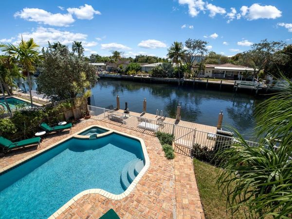 2046 NE 15th St, Fort Lauderdale, FL 33304