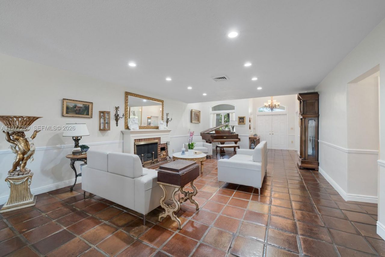 2046 NE 15th St, Fort Lauderdale, FL 33304 Photo