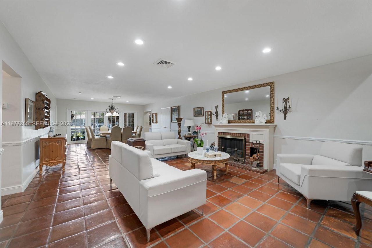 2046 NE 15th St, Fort Lauderdale, FL 33304 Photo