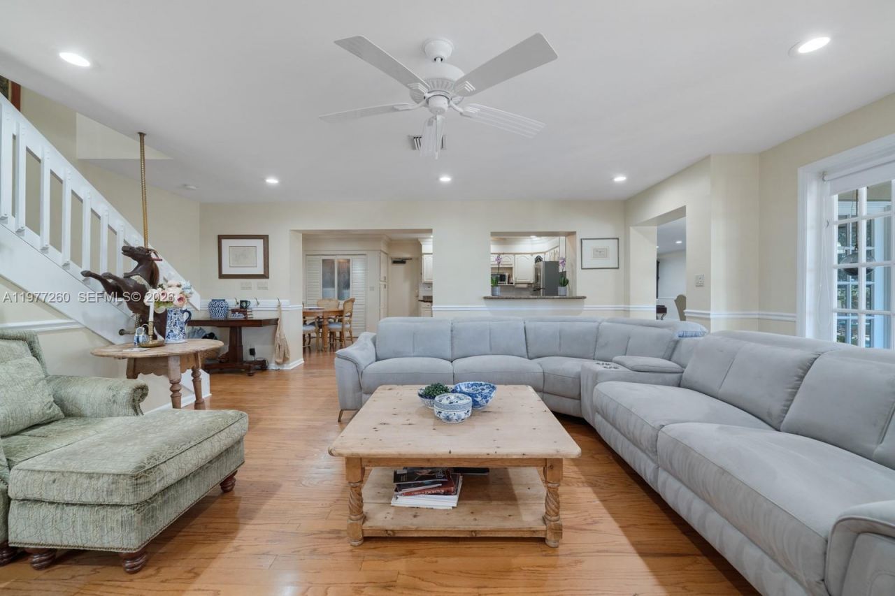 2046 NE 15th St, Fort Lauderdale, FL 33304 Photo