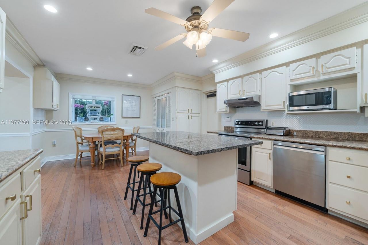 2046 NE 15th St, Fort Lauderdale, FL 33304 Photo