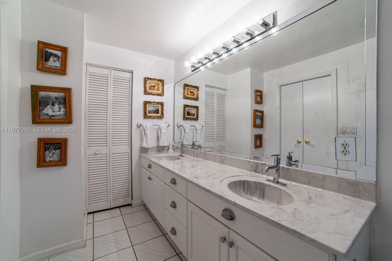 2046 NE 15th St, Fort Lauderdale, FL 33304 Photo