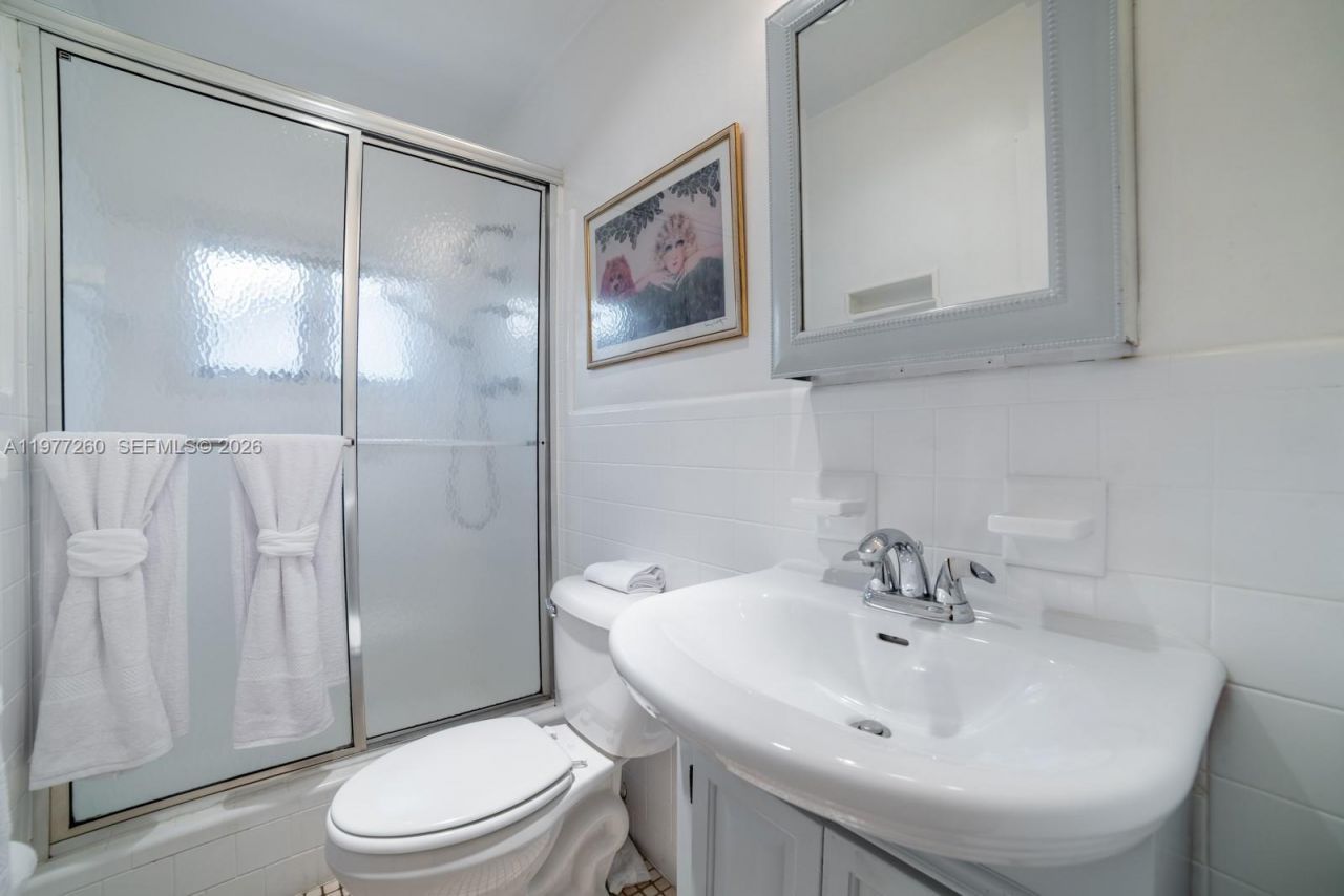 2046 NE 15th St, Fort Lauderdale, FL 33304 Photo
