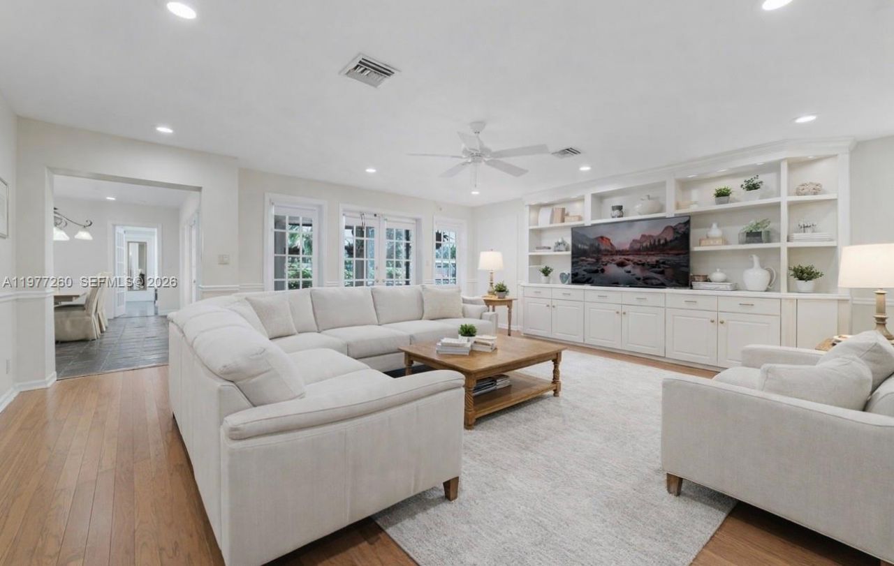 2046 NE 15th St, Fort Lauderdale, FL 33304 Photo