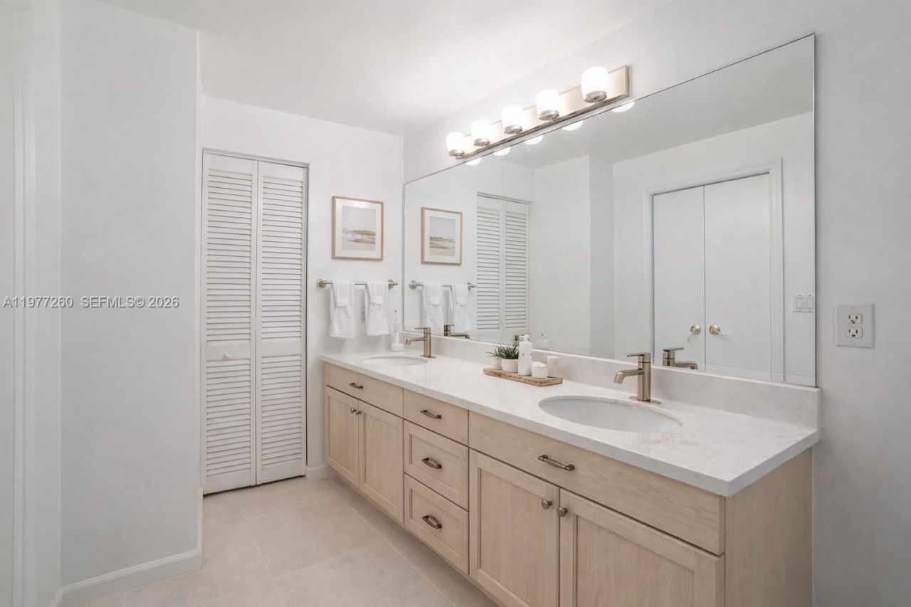 2046 NE 15th St, Fort Lauderdale, FL 33304 Photo