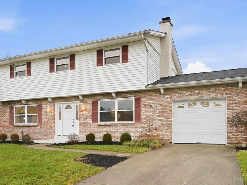 1676 Laval Drive, Anderson Twp, OH 45255 Photo 2