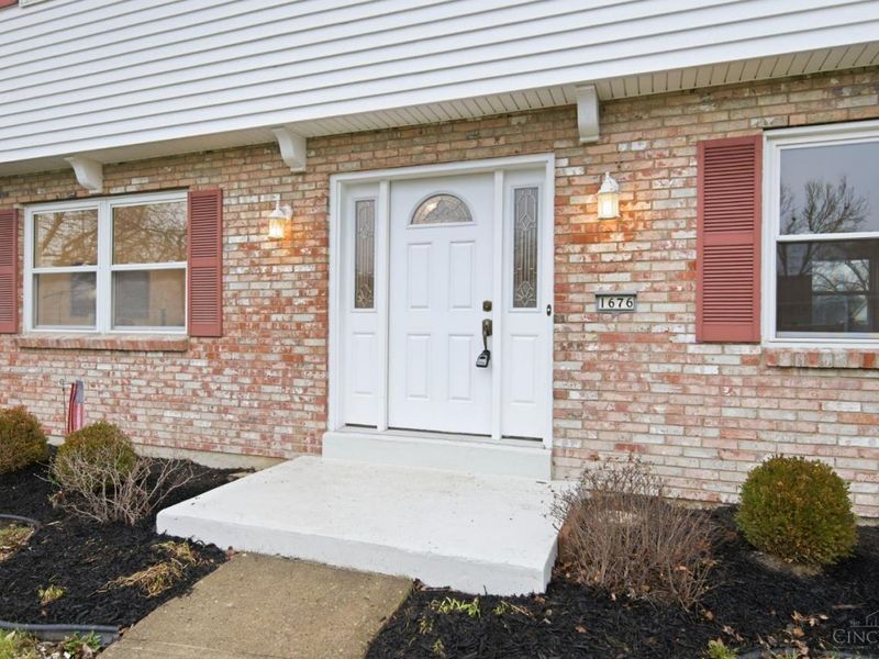 1676 Laval Drive, Anderson Twp, OH 45255 Photo 3