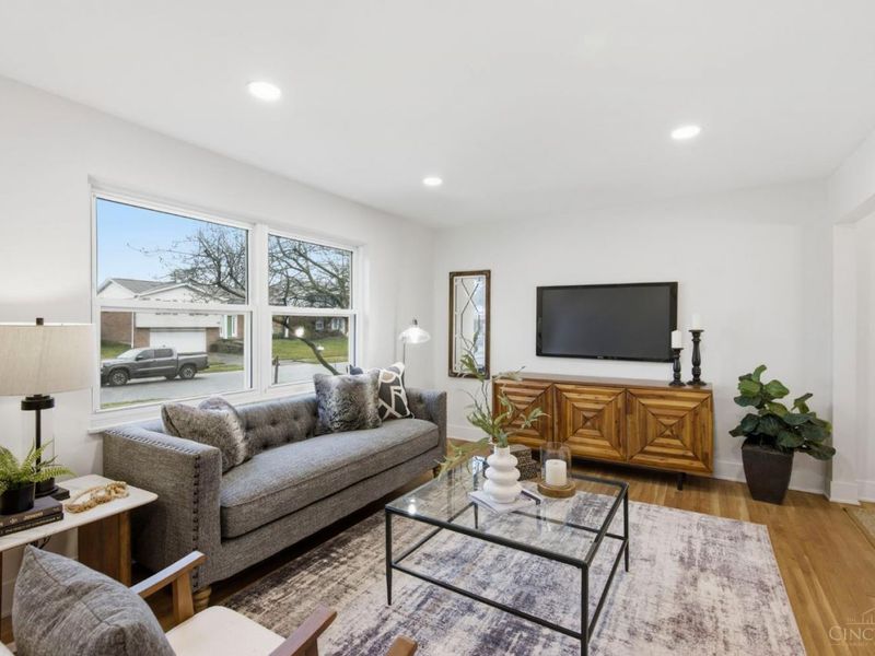 1676 Laval Drive, Anderson Twp, OH 45255 Photo 5
