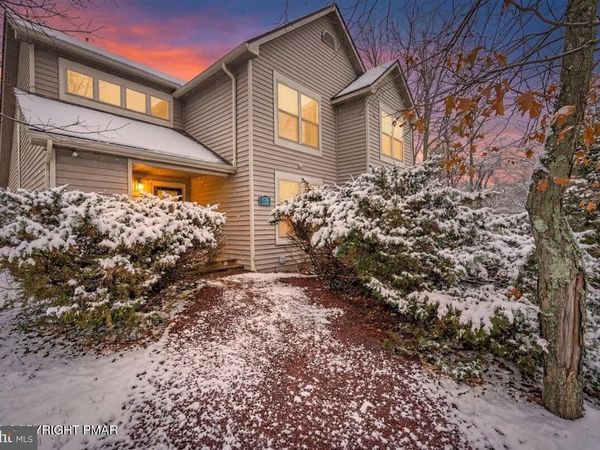 183 HAWTHORNE COURT , TANNERSVILLE, PA 18372