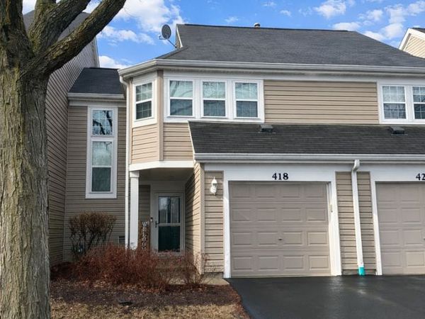 418 Waterford Court , Carol Stream, IL 60188