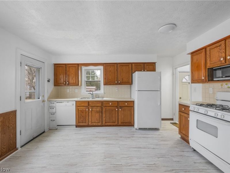 1167 Hilltop Drive, Akron, OH 44310 Photo 7