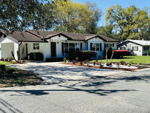 2003 LAUREL Street, Palatka, FL 32177