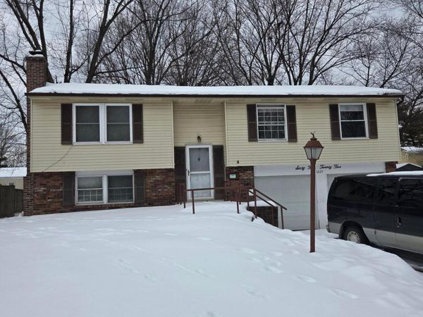 6425 Deer Ridge Lane , Columbus, OH 43229