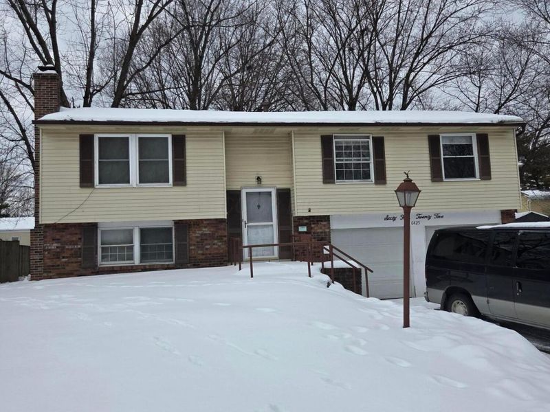 6425 Deer Ridge Lane, Columbus, OH 43229 Photo 1