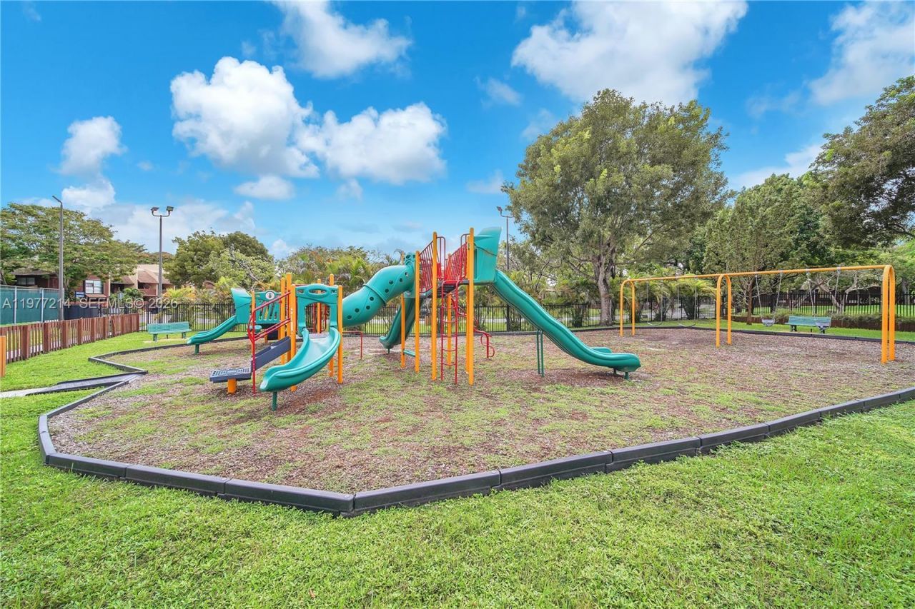 6639 SW 116th Pl, Unit A-1, Miami, FL 33173 Photo