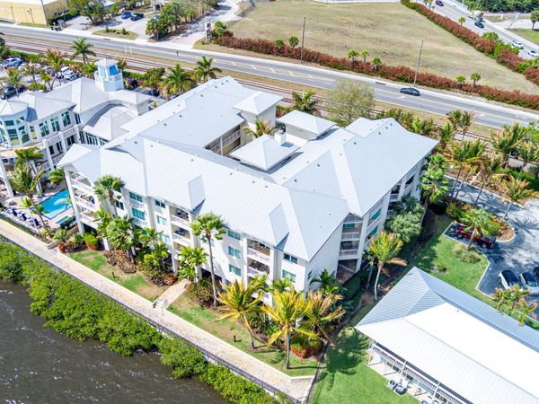 975 NW Flagler Avenue, Unit 302, Stuart, FL 34994