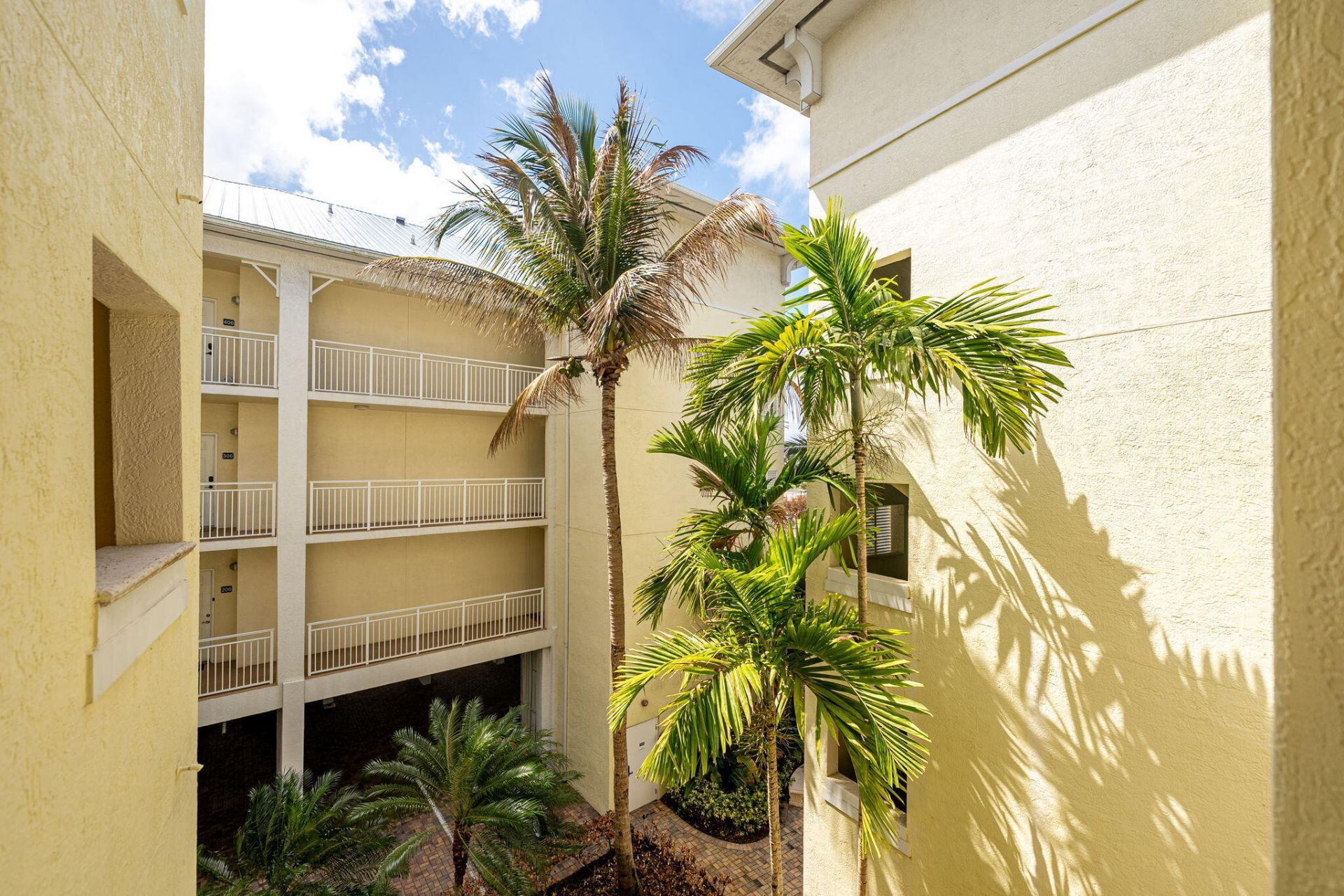 975 NW Flagler Avenue, Unit 302, Stuart, FL 34994 Photo