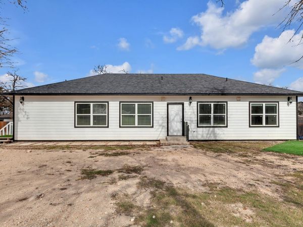 114 Crepe Myrtle PKWY, Elgin, TX 78621