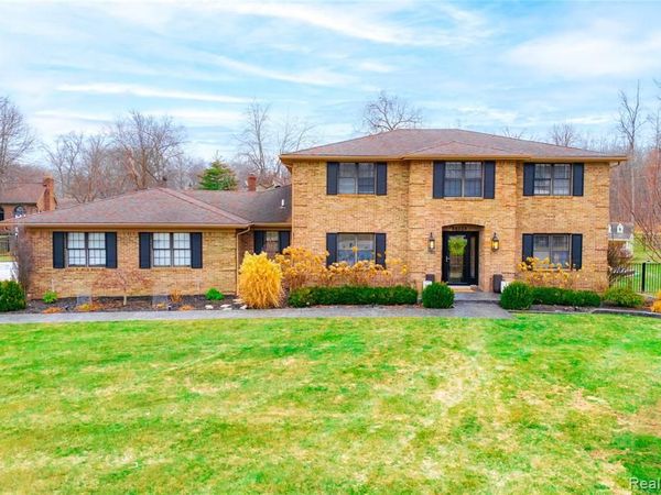 26029 Waterbury Way, Grosse Ile Twp, MI 48138