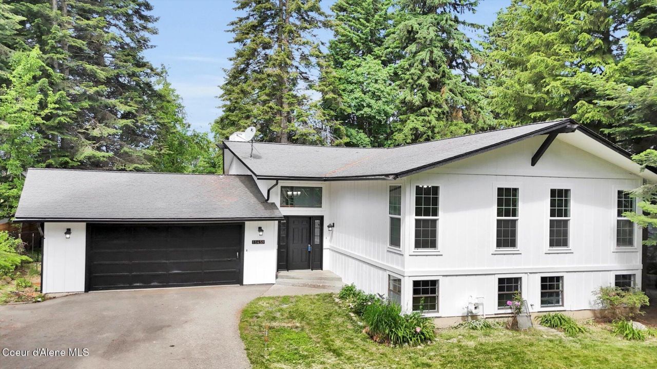 11459 N Trafalgar St, Hayden, ID 83835 Main Photo