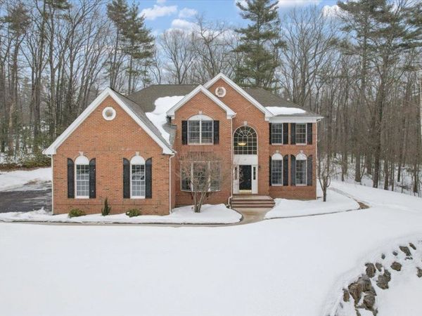 14 Bills Way, Bedford, NH 03110