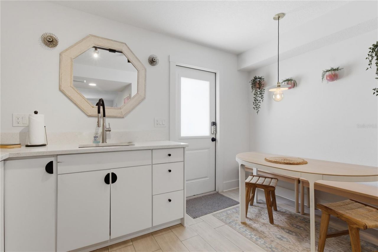 6990 Grevilla Avenue S, South Pasadena, FL 33707 Photo