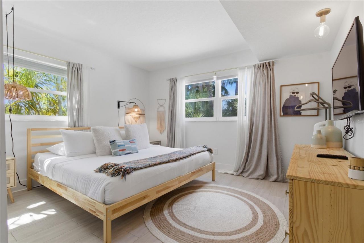 6990 Grevilla Avenue S, South Pasadena, FL 33707 Photo