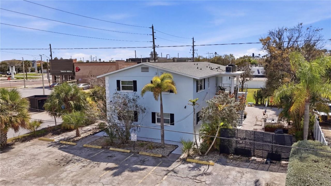 6990 Grevilla Avenue S, South Pasadena, FL 33707 Photo