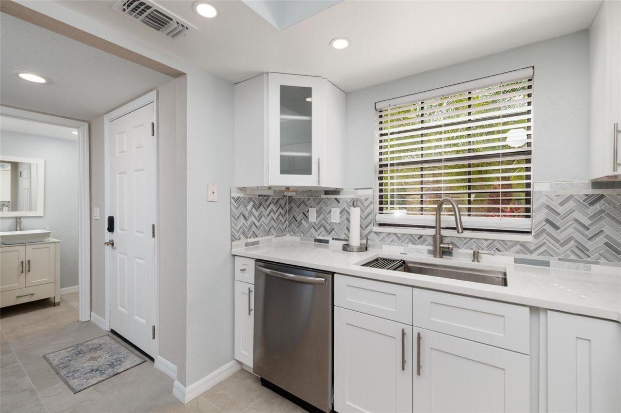 2480 Pelican Court, Unit 103R, Clearwater, FL 33762 Photo